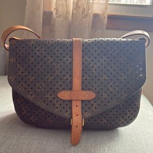 Louis Vuitton Saumur